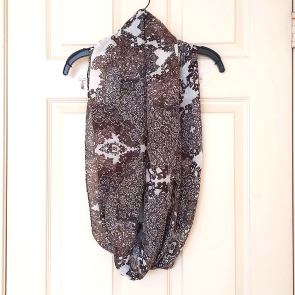 NWT. H&M Floral Scarf.
